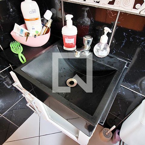 Casa à venda com 379m², 5 quartos e 6 vagasBanheiro Social Casa 2
