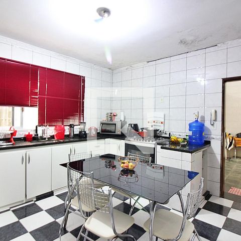 Casa à venda com 379m², 5 quartos e 6 vagasCozinha