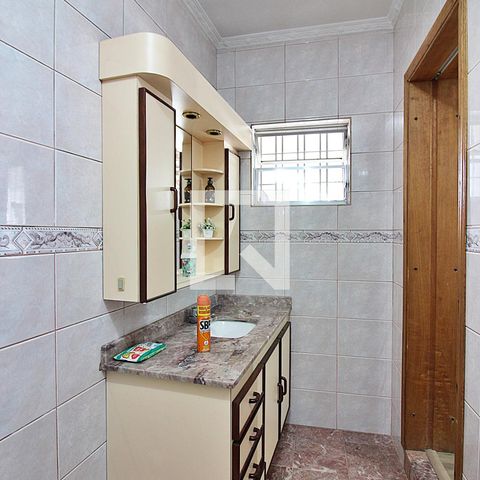 Casa à venda com 379m², 5 quartos e 6 vagasBanheiro do Quarto 1 - Suíte