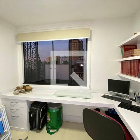 Apartamento à venda com 110m², 3 quartos e sem vagaEscritório