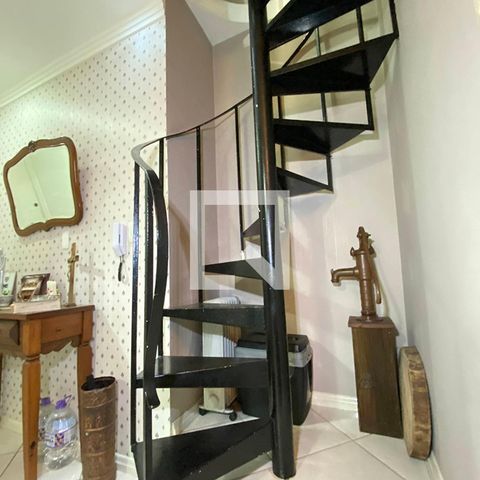 Apartamento à venda com 110m², 3 quartos e sem vagaEscada