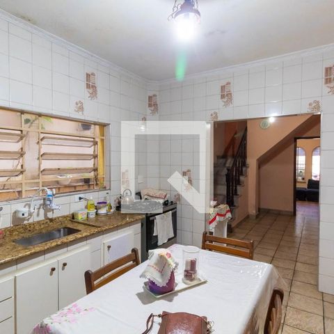 Casa à venda com 241m², 4 quartos e 2 vagasCozinha