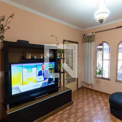 Casa à venda com 241m², 4 quartos e 2 vagasSala