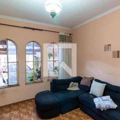 Casa à venda com 241m², 4 quartos e 2 vagasSala