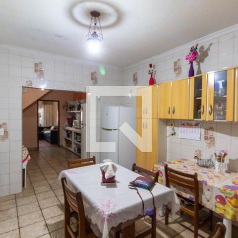Casa à venda com 241m², 4 quartos e 2 vagasCozinha