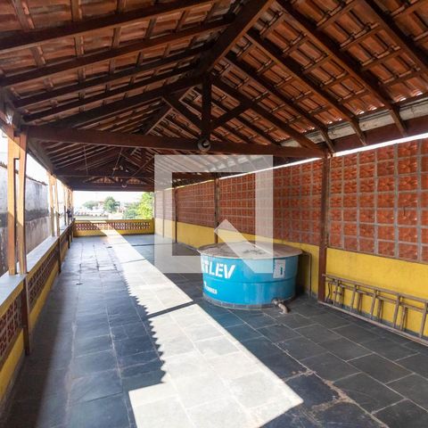 Casa à venda com 241m², 4 quartos e 2 vagasVaranda