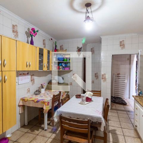 Casa à venda com 241m², 4 quartos e 2 vagasCozinha