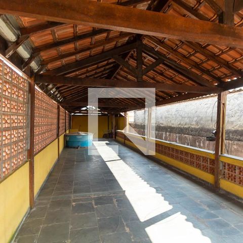 Casa à venda com 241m², 4 quartos e 2 vagasVaranda