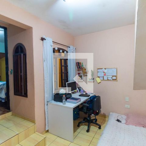 Casa à venda com 241m², 4 quartos e 2 vagasQuarto 4