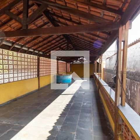 Casa à venda com 241m², 4 quartos e 2 vagasVaranda