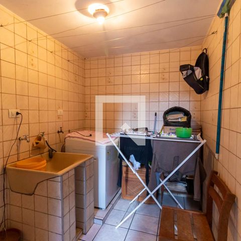 Casa à venda com 241m², 4 quartos e 2 vagasÁrea de serviço