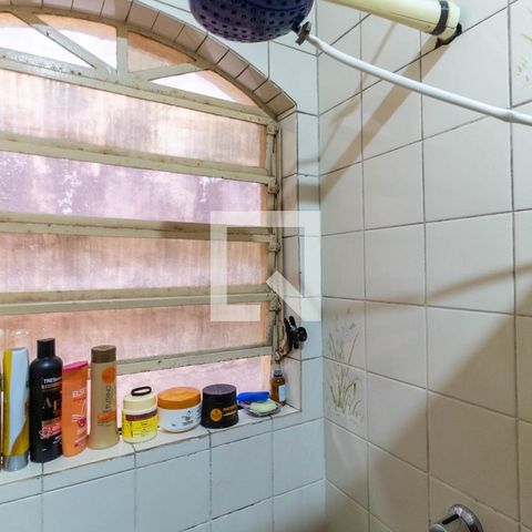 Casa à venda com 241m², 4 quartos e 2 vagasBanheiro 3