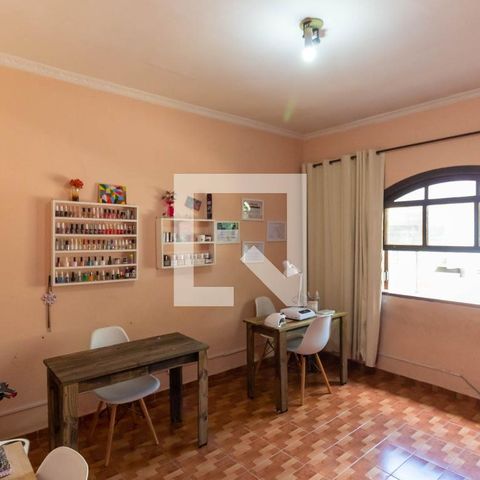 Casa à venda com 241m², 4 quartos e 2 vagasSuíte 1