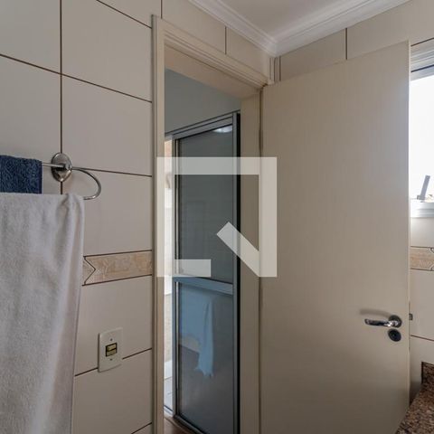 Apartamento à venda com 82m², 3 quartos e 2 vagasBanheiro da suíte