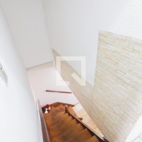 Casa à venda com 98m², 3 quartos e 1 vagaEscadas