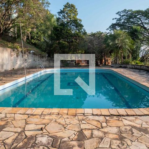 Casa para alugar com 4424m², 3 quartos e 8 vagasPiscina