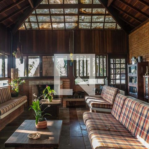 Casa para alugar com 4424m², 3 quartos e 8 vagasSala