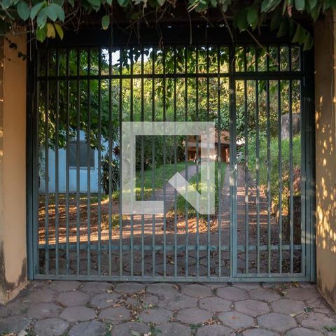 Casa para alugar com 4424m², 3 quartos e 8 vagasFachada