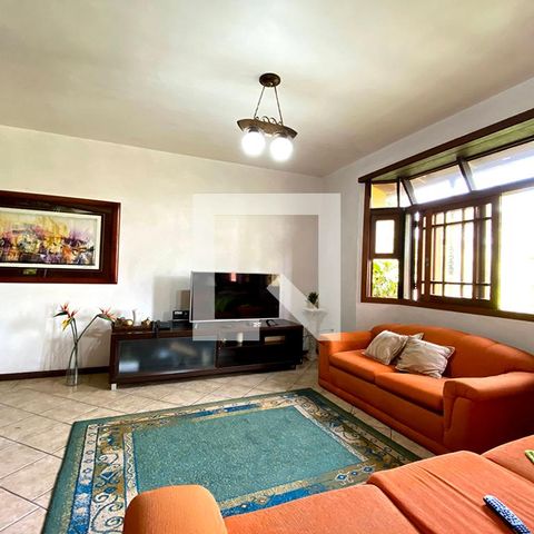 Casa à venda com 190m², 3 quartos e 3 vagasSala