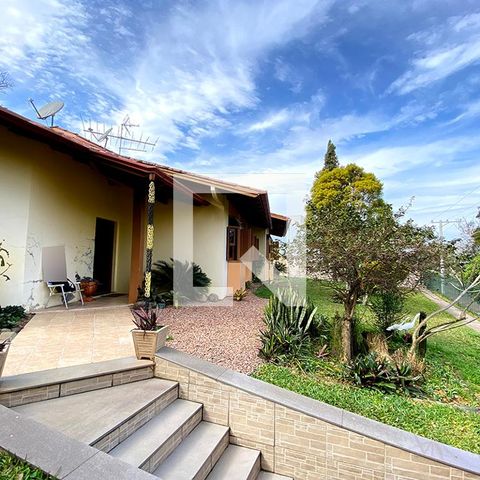 Casa à venda com 190m², 3 quartos e 3 vagasFachada