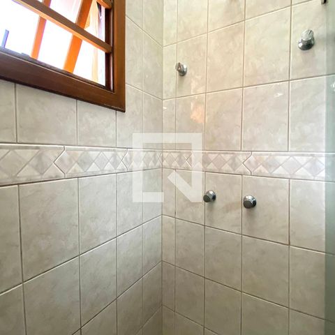 Casa à venda com 190m², 3 quartos e 3 vagasBanheiro 2