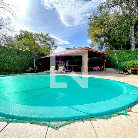 Casa à venda com 190m², 3 quartos e 3 vagasPiscina