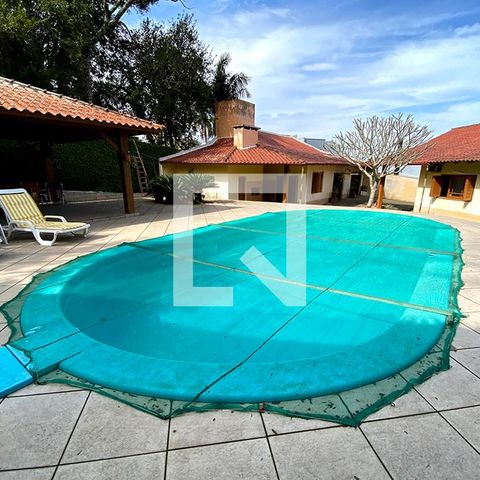 Casa à venda com 190m², 3 quartos e 3 vagasPiscina
