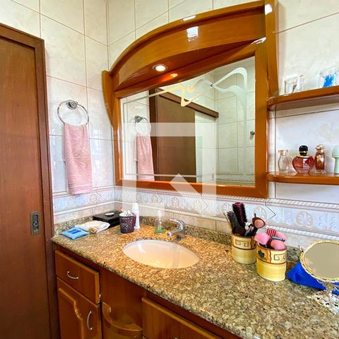 Casa à venda com 190m², 3 quartos e 3 vagasBanheiro