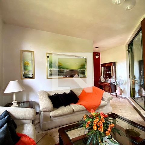 Casa à venda com 190m², 3 quartos e 3 vagasSala