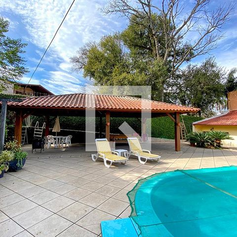 Casa à venda com 190m², 3 quartos e 3 vagasQuiosque e Piscina