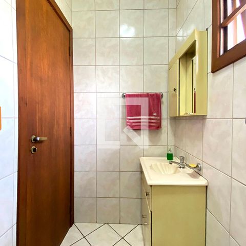 Casa à venda com 190m², 3 quartos e 3 vagasBanheiro 4