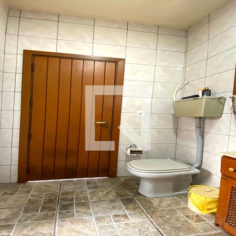 Casa à venda com 190m², 3 quartos e 3 vagasBanheiro de Serviço