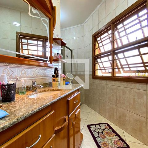 Casa à venda com 190m², 3 quartos e 3 vagasBanheiro