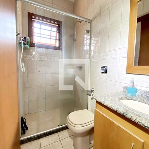 Casa à venda com 190m², 3 quartos e 3 vagasBanheiro 2