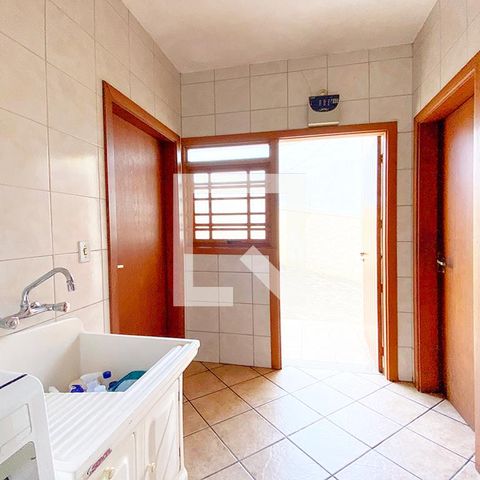 Casa à venda com 190m², 3 quartos e 3 vagasÁrea de Serviço