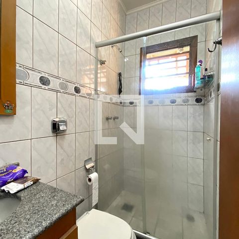 Casa à venda com 190m², 3 quartos e 3 vagasBanheiro 3