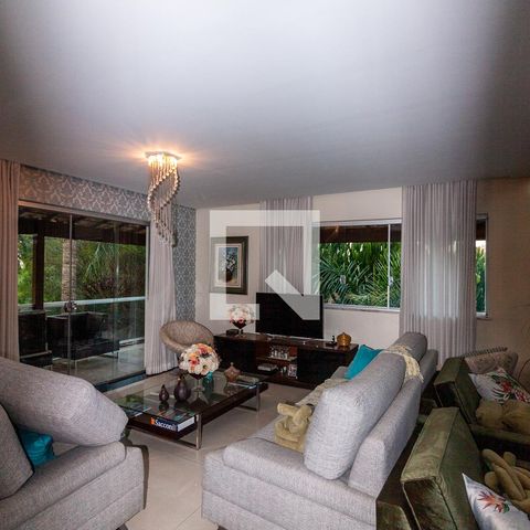 Casa à venda com 420m², 4 quartos e 5 vagasSala