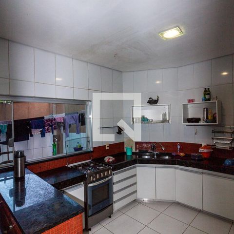 Casa à venda com 420m², 4 quartos e 5 vagascozinha