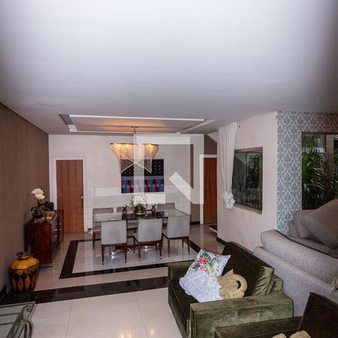 Casa à venda com 420m², 4 quartos e 5 vagasSala