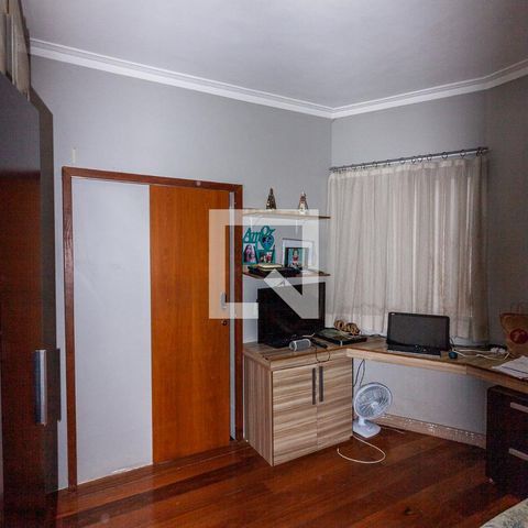 Casa à venda com 420m², 4 quartos e 5 vagassuíte 2