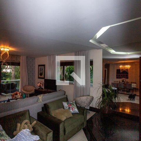 Casa à venda com 420m², 4 quartos e 5 vagasSala