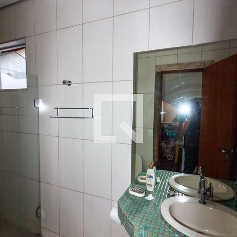 Casa à venda com 420m², 4 quartos e 5 vagassuíte 2