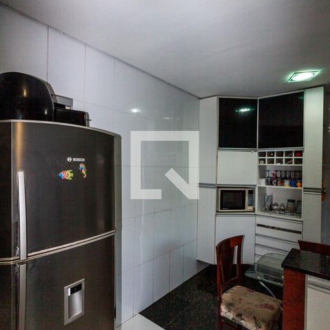 Casa à venda com 420m², 4 quartos e 5 vagascozinha