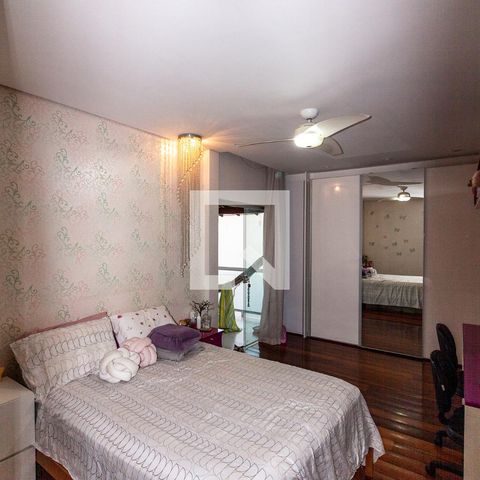 Casa à venda com 420m², 4 quartos e 5 vagasquarto 2