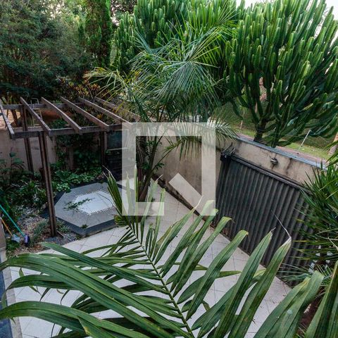 Casa à venda com 420m², 4 quartos e 5 vagasQuintal
