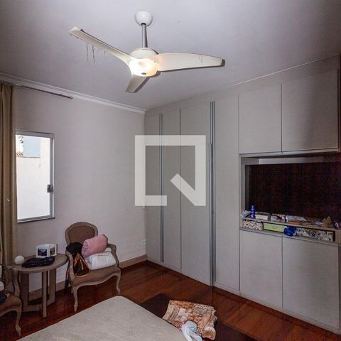 Casa à venda com 420m², 4 quartos e 5 vagassuíte 1