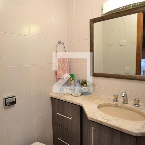 Casa de condomínio à venda com 363m², 3 quartos e 4 vagasBanheiro Social