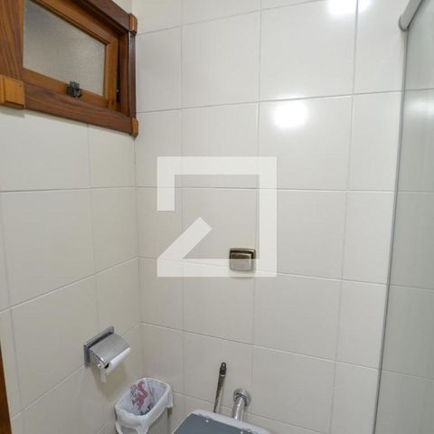 Casa de condomínio à venda com 363m², 3 quartos e 4 vagasBanheiro de Serviço