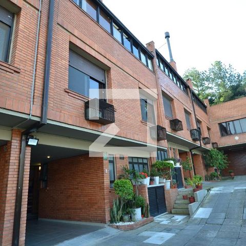 Casa de condomínio à venda com 363m², 3 quartos e 4 vagasFachada da Casa