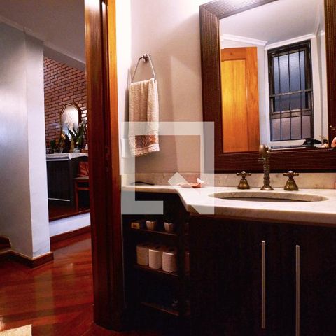 Casa de condomínio à venda com 363m², 3 quartos e 4 vagasLavabo